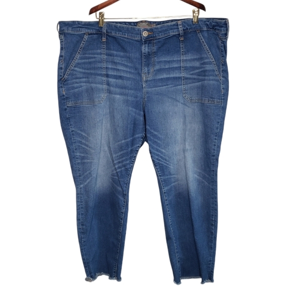 Torrid Cropped Boyfriend Jeans Size 26 Raw Cuff Mid Rise - Picture 16 of 16